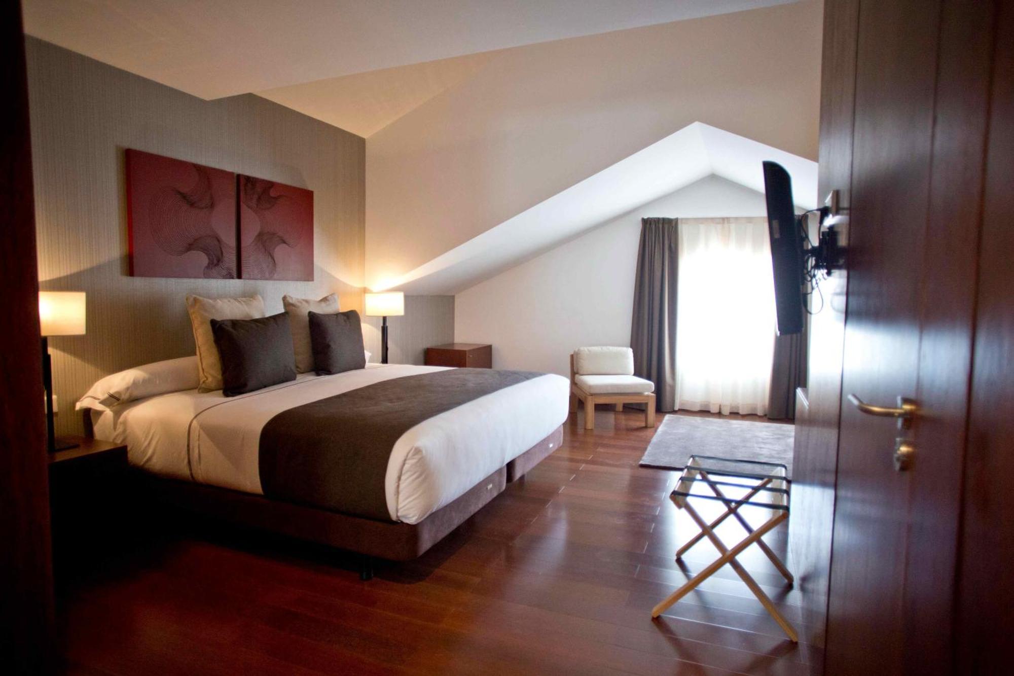 Hotel Carris Porto Ribeira Esterno foto