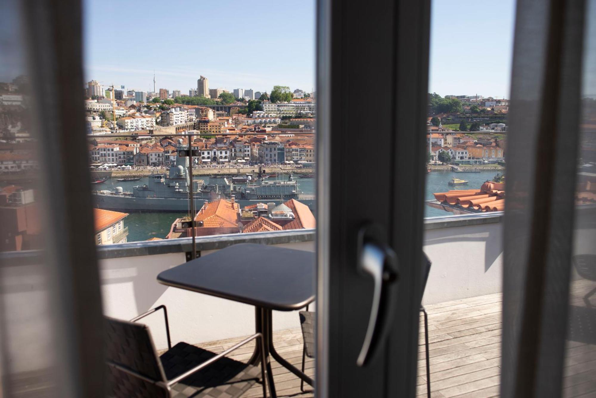 Hotel Carris Porto Ribeira Esterno foto